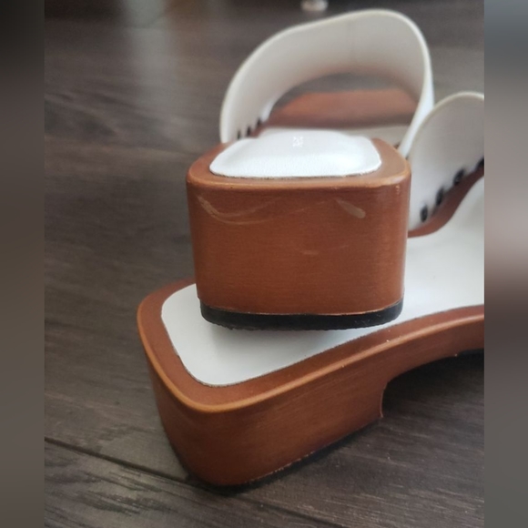 Oak + Fort Wooden Clogs Sandals - Picture 9 of 10